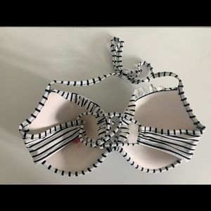 Victoria’s Secret bathing suit top 36DD